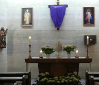 Die verhüllte Monstranz in der Kapelle (Foto: PG)